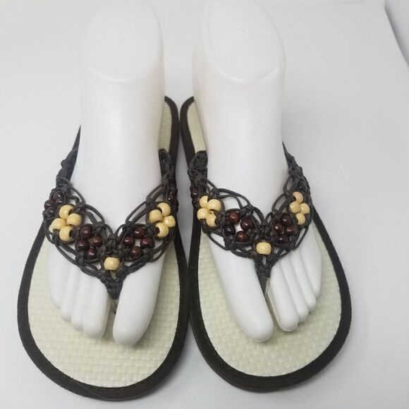 TROPIX MACRAME SANDALS. SIZE 8. NEAR NEW CONDITION. BROWN. OFF WHITE - Picture 4 of 16